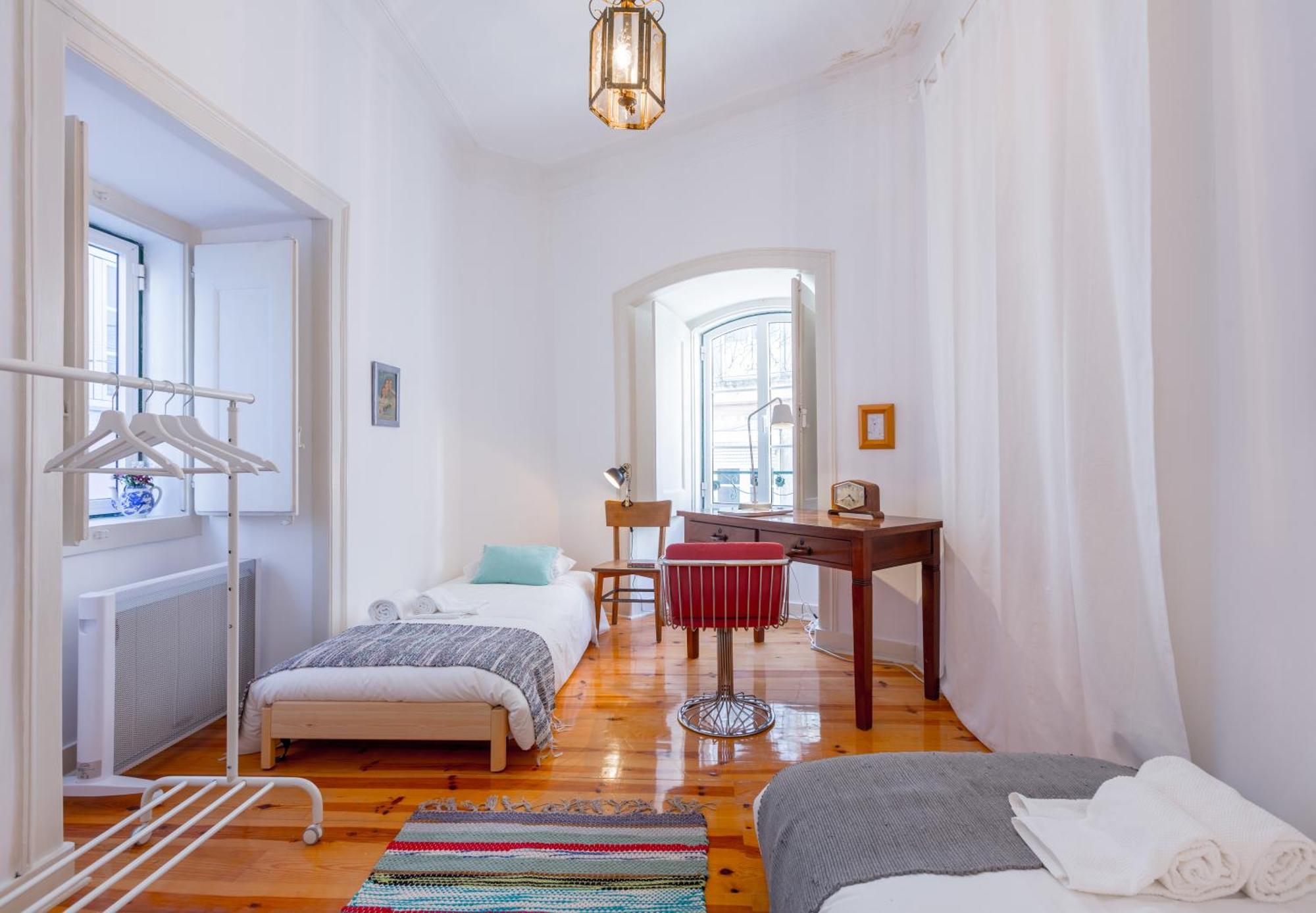 Spacious, Bright And Sunny Apartment, By Timecooler Lisbon Exterior photo